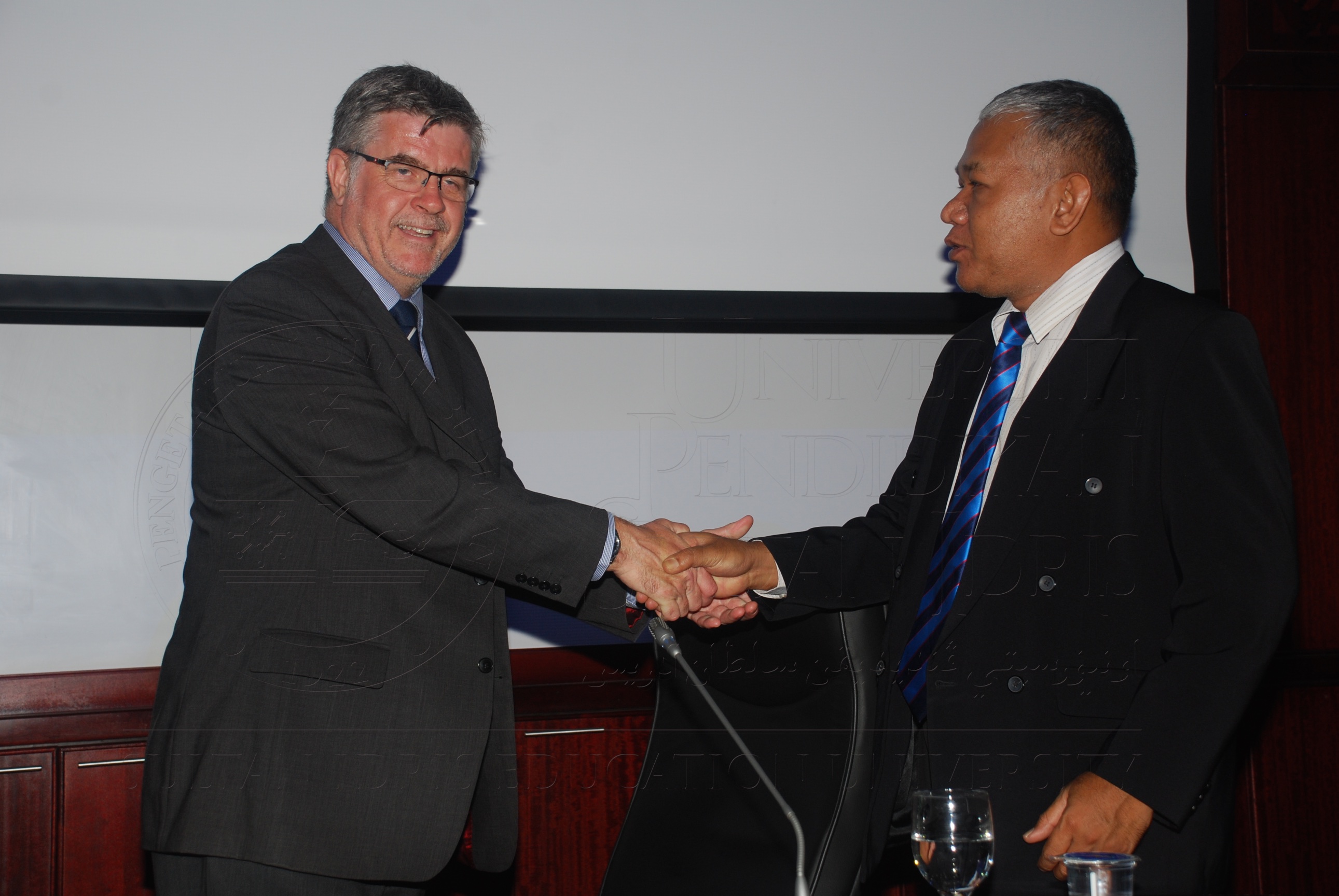 PRO15 134 LOI DSC 0679